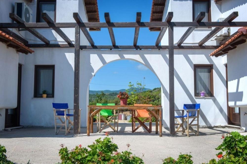 Katevi Luxury Seafront Villa Ierissos Exteriör bild