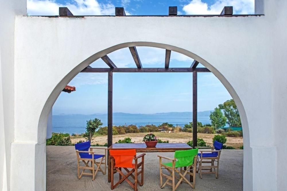 Katevi Luxury Seafront Villa Ierissos Exteriör bild
