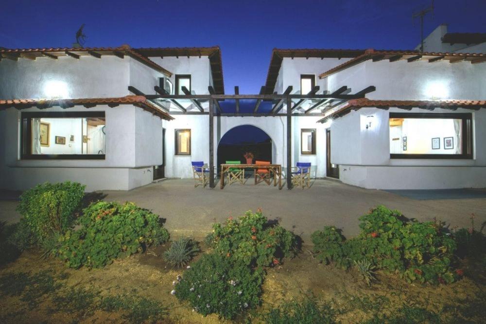 Katevi Luxury Seafront Villa Ierissos Exteriör bild