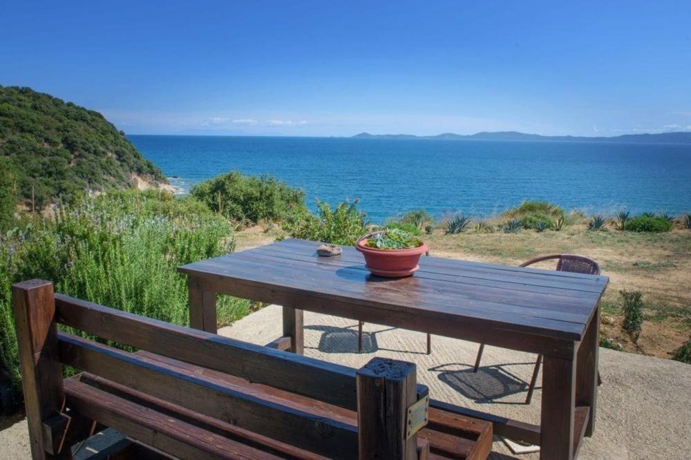 Katevi Luxury Seafront Villa Ierissos Exteriör bild