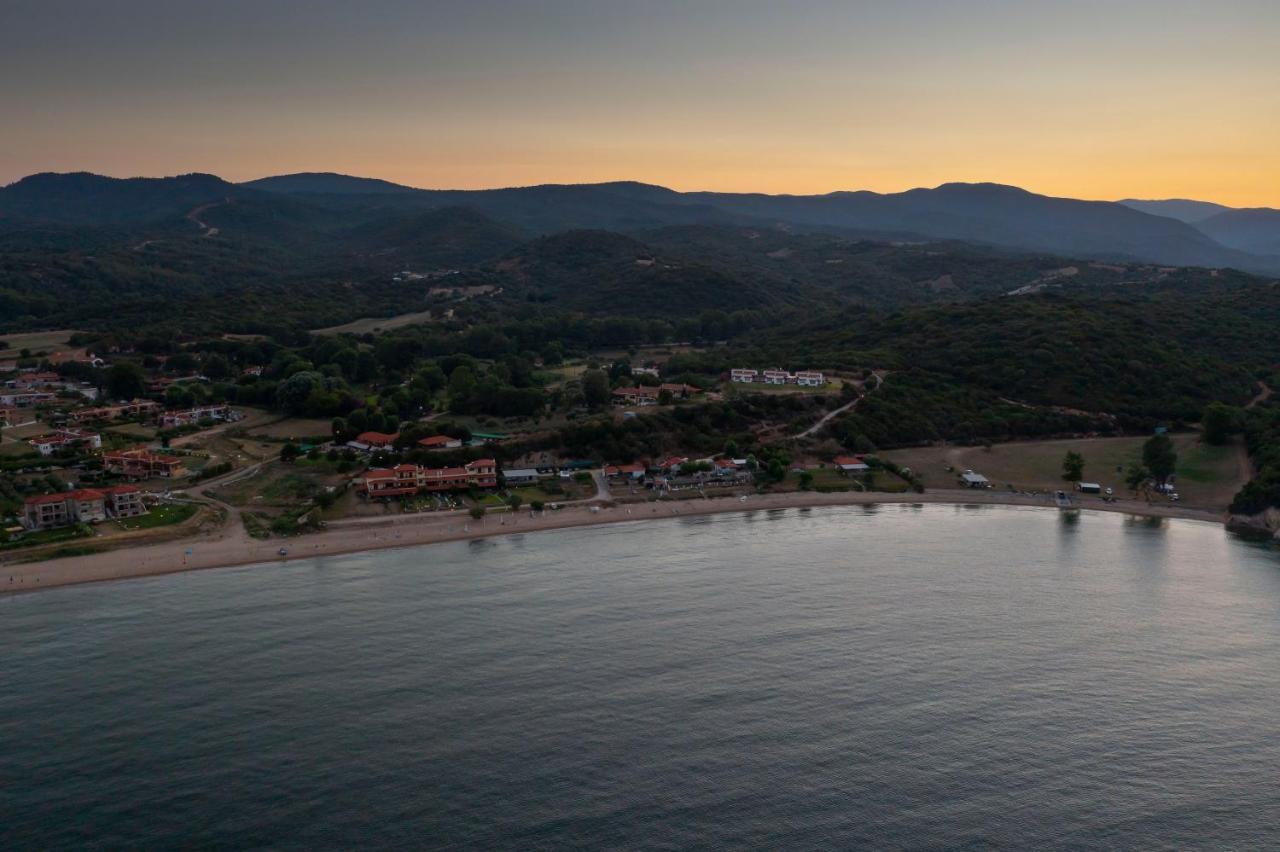 Katevi Luxury Seafront Villa Ierissos Exteriör bild